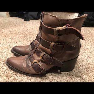 Freebird boots size 8